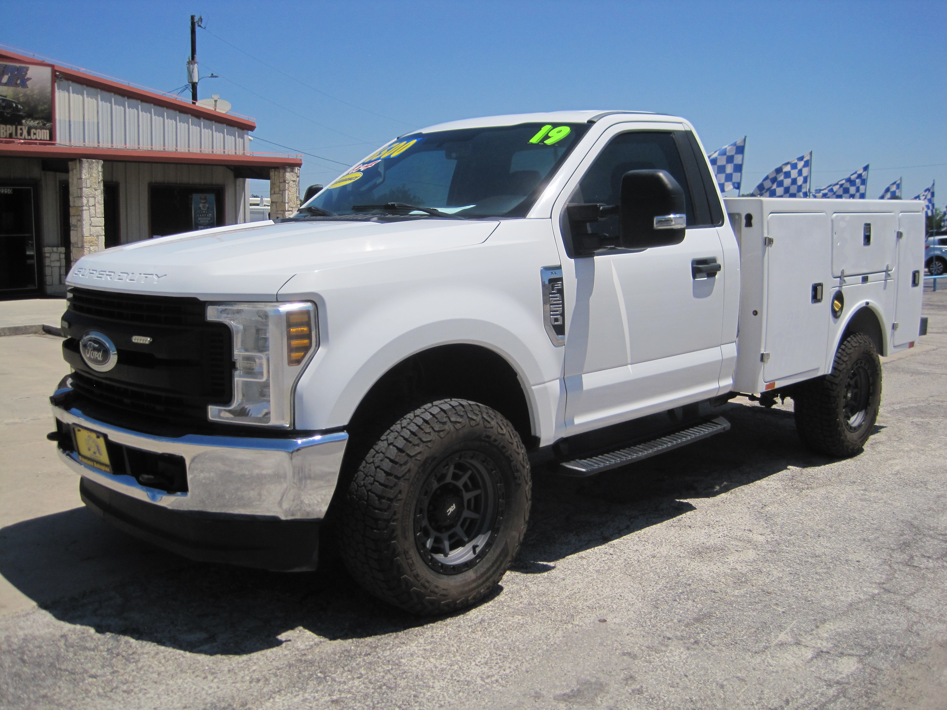 2019 Ford F-250 Service Truck*Utility Bed*6.2L V-8 GAS*4x4*REG CAB*WELL MAINTAINED*Nice*Clean*1 OWNER !!