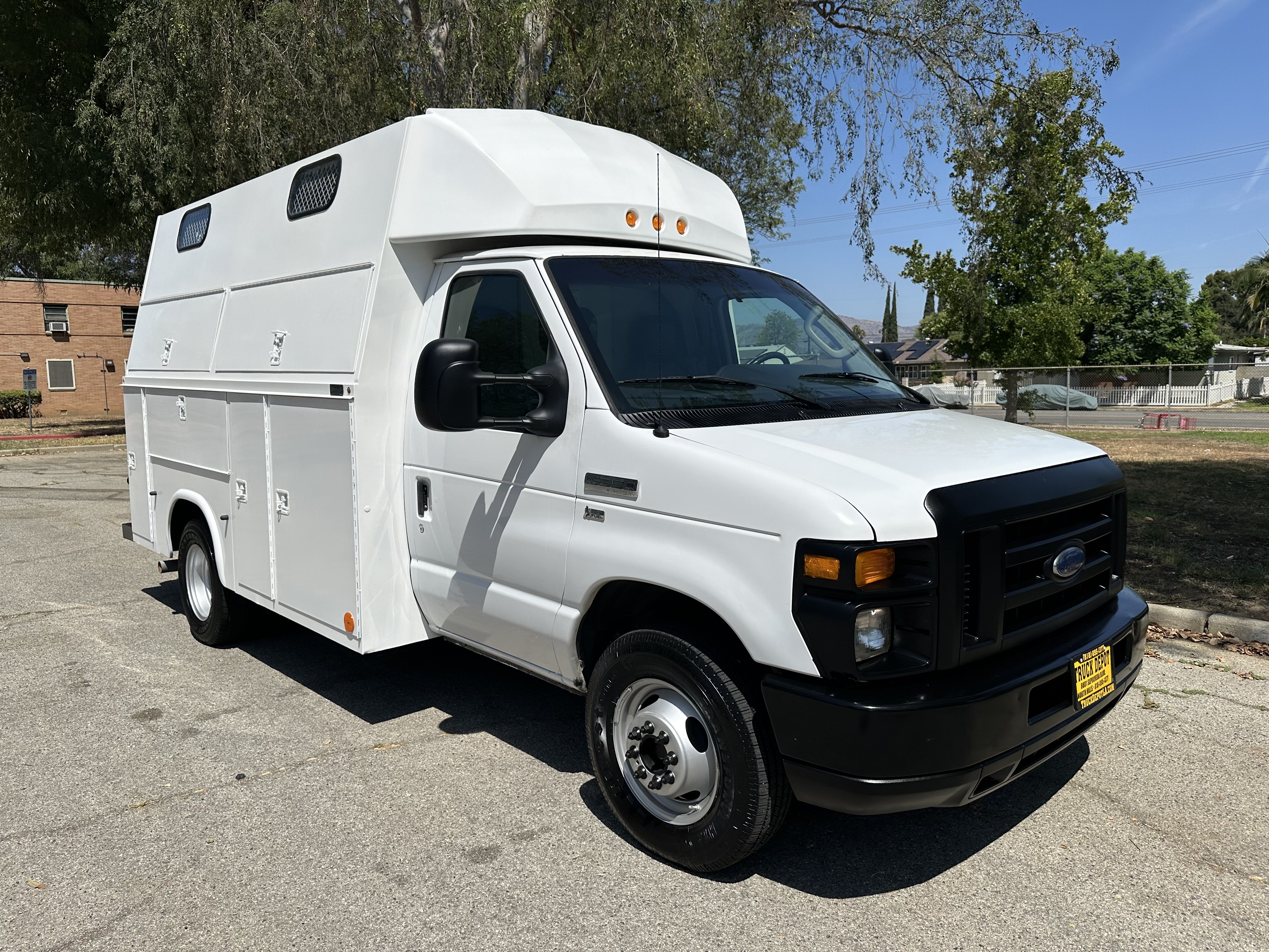 2009 Ford Econoline E-350 Walk in plumbers Van, KUV Service Body