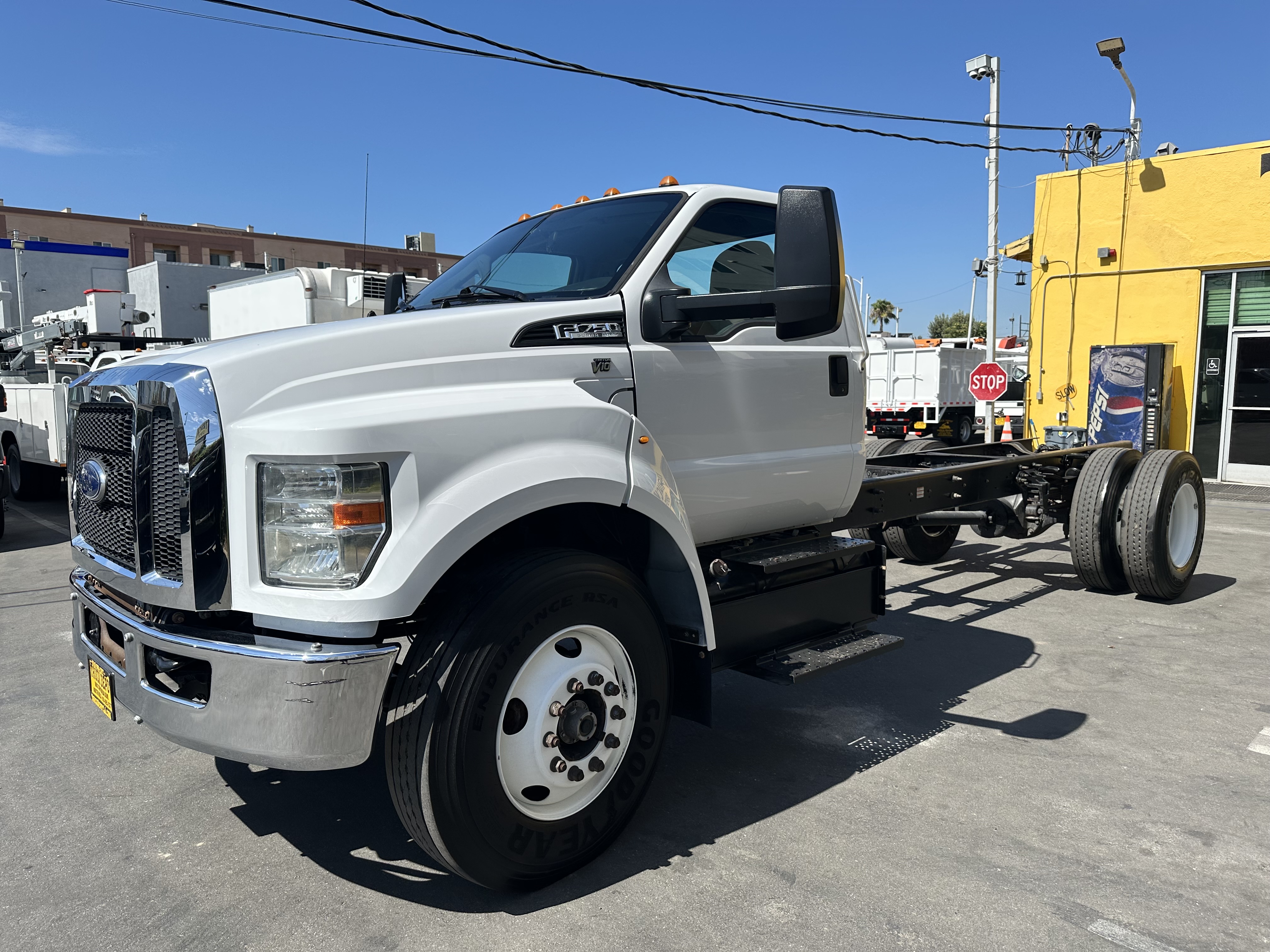 2017 Ford F-750 Gas