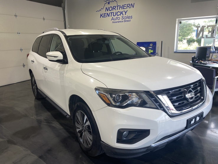 2017 Nissan Pathfinder SV