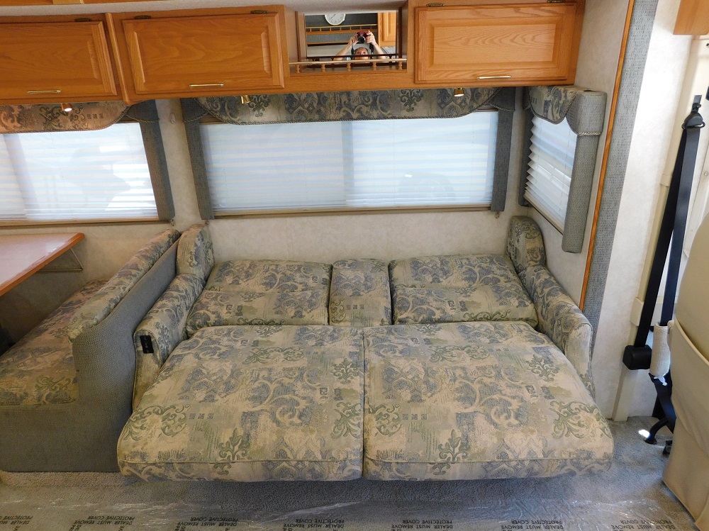 2004 Winnebago Adventurer 33V Harrison RV Land Inc