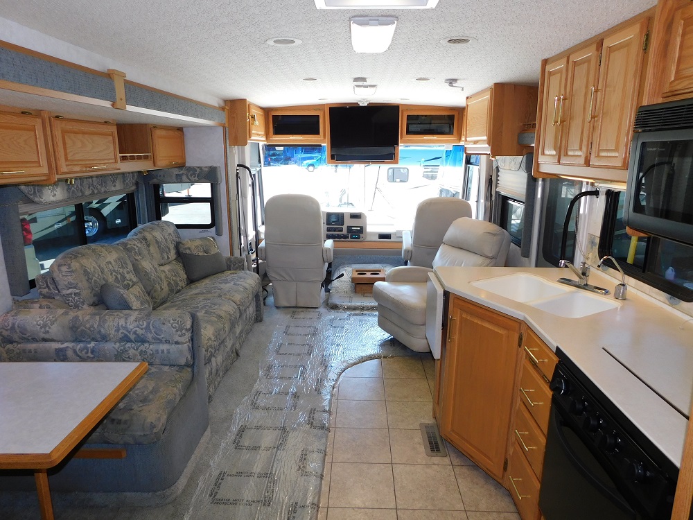 2004 Winnebago Adventurer 33V Harrison RV Land Inc