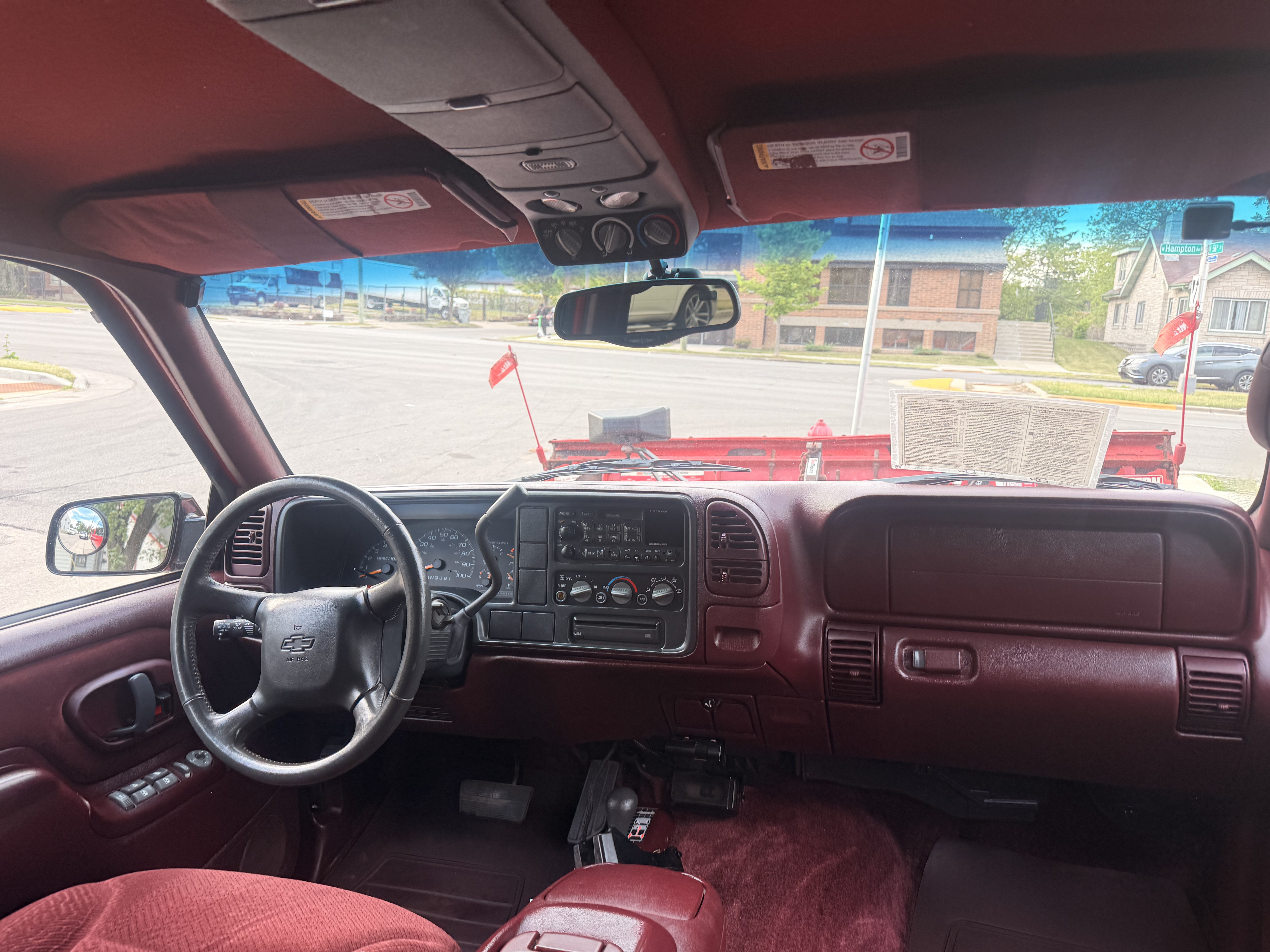 1998 Chevrolet Suburban Base - Photo 7