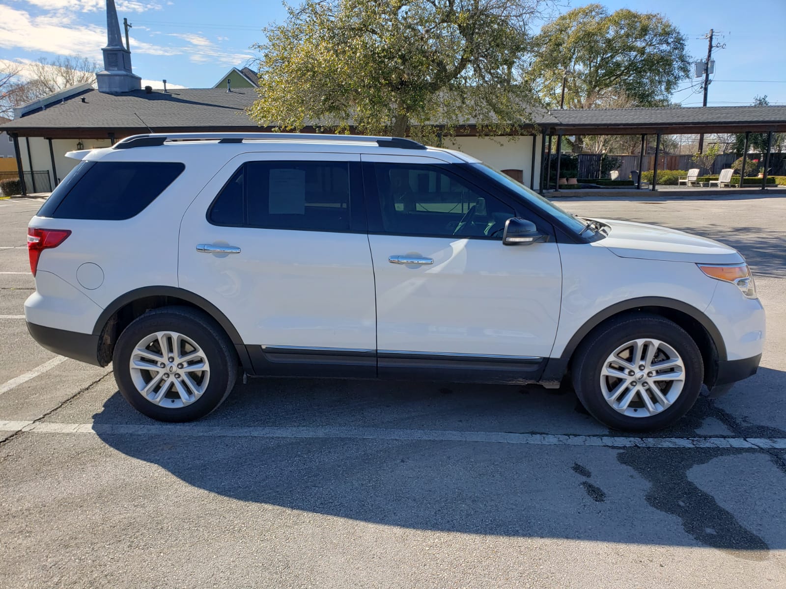2015 white Ford Explorer Insurance Used Cars, Inc