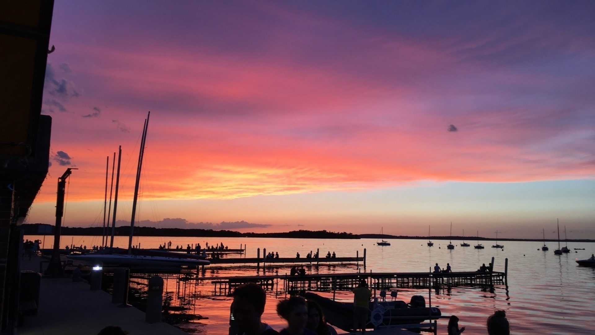 lakeFrontSunSet