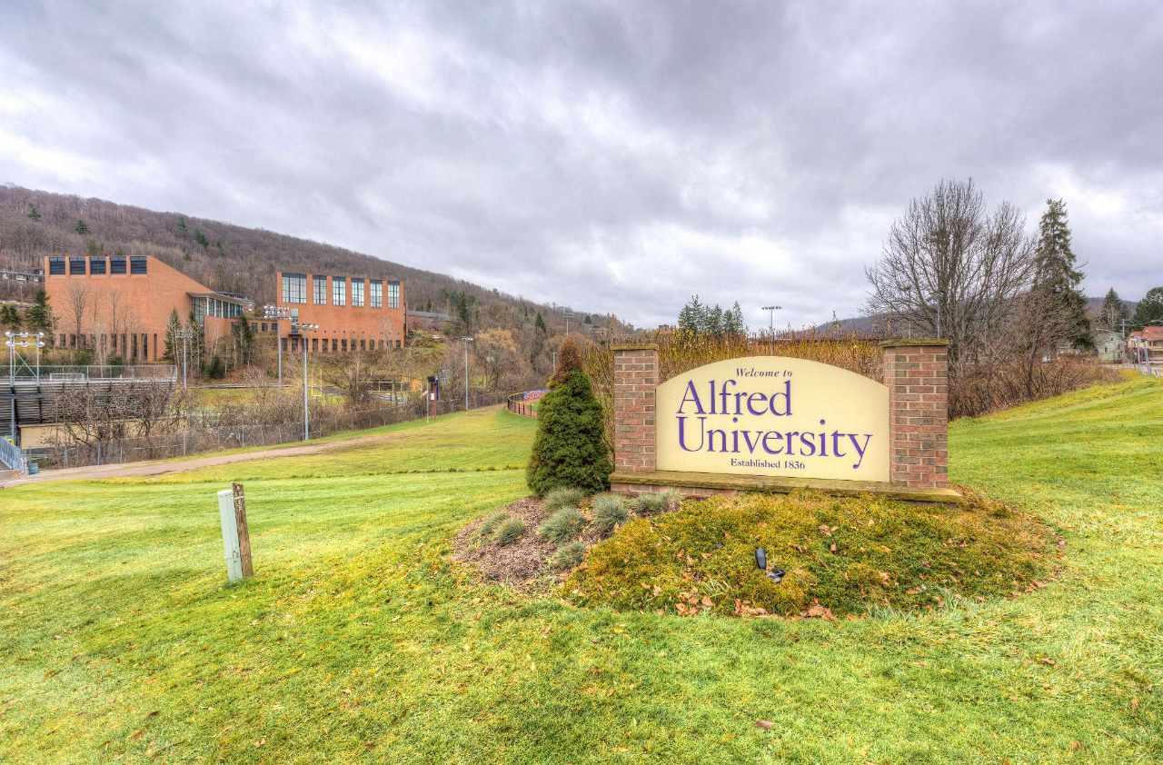 Experience Alfred University In Virtual Reality