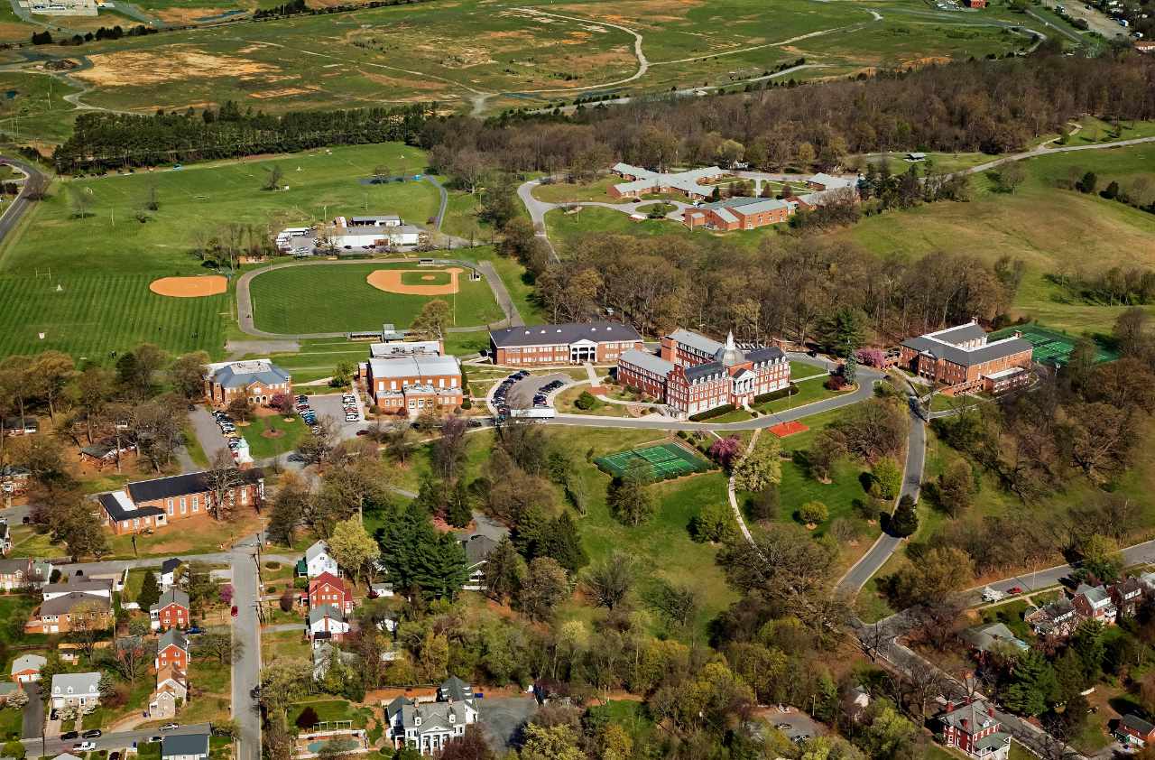 Experience RandolphMacon Academy in Virtual Reality.