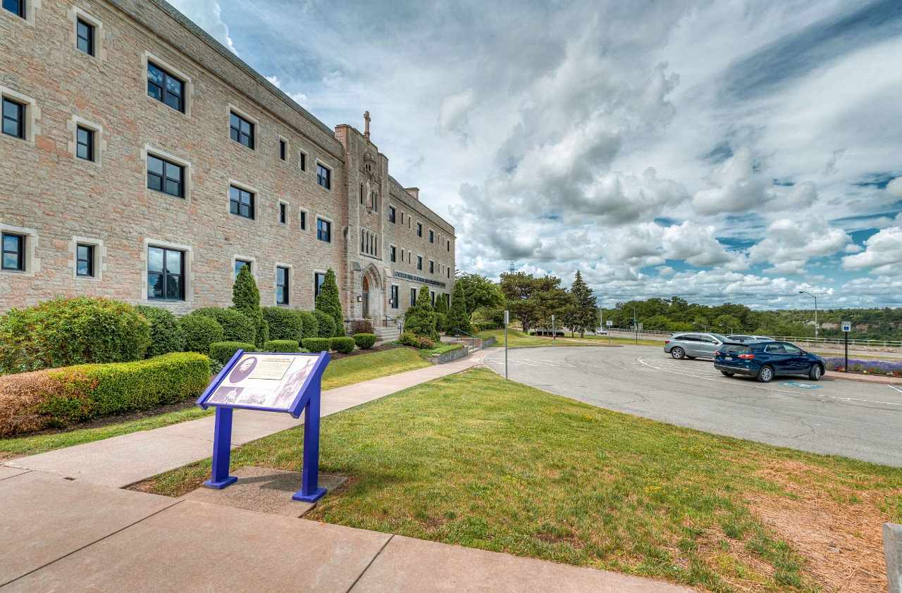 Experience Niagara University in Virtual Reality.