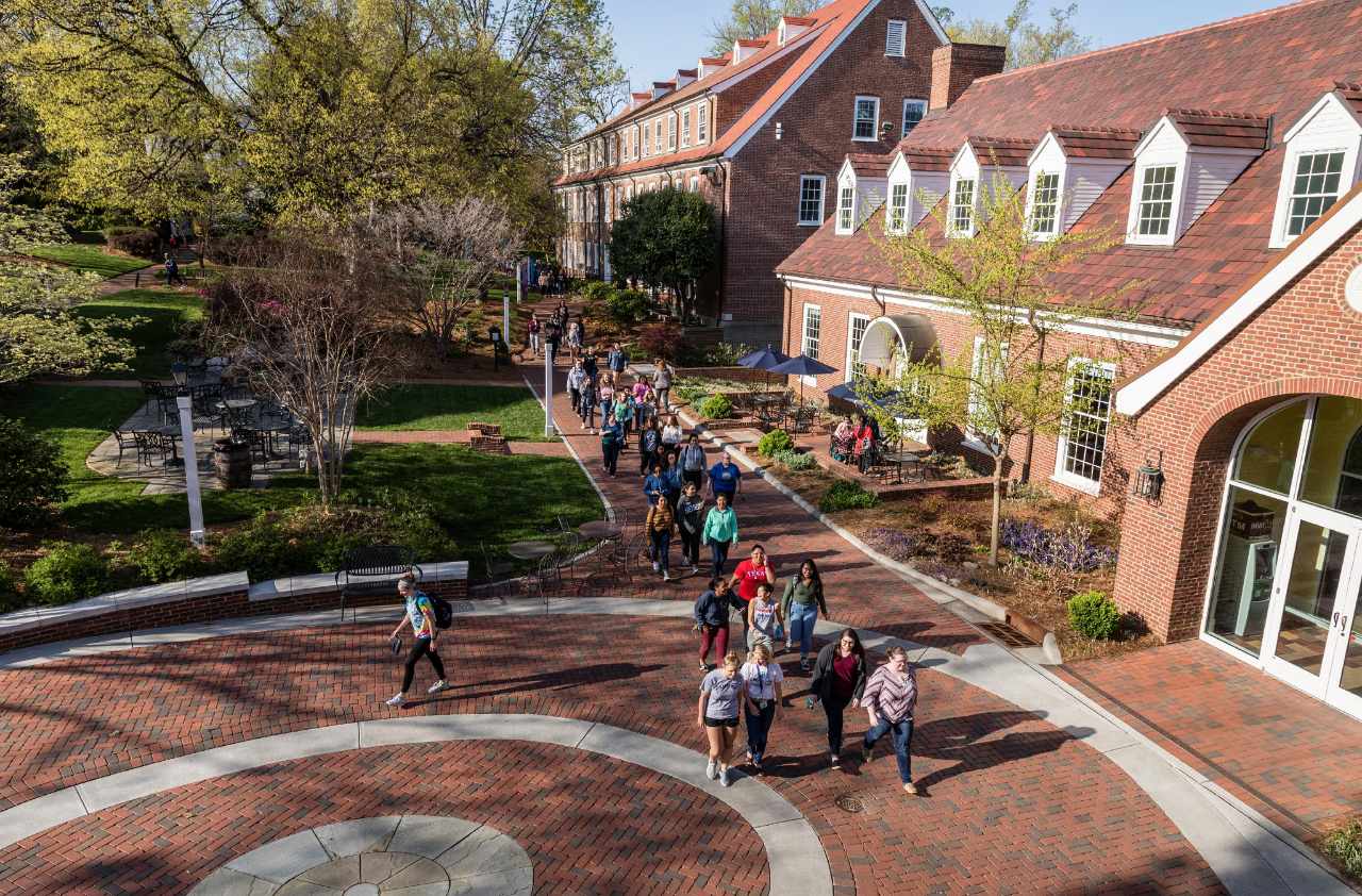 Experience Salem College in Virtual Reality.