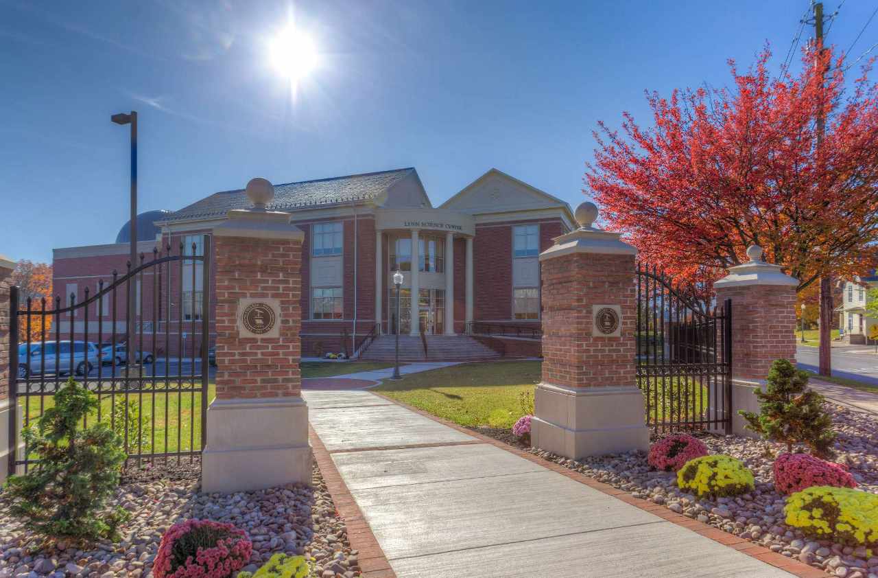 Experience College in Virtual Reality