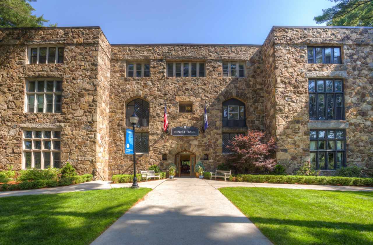 Experience Gordon College in Virtual Reality.