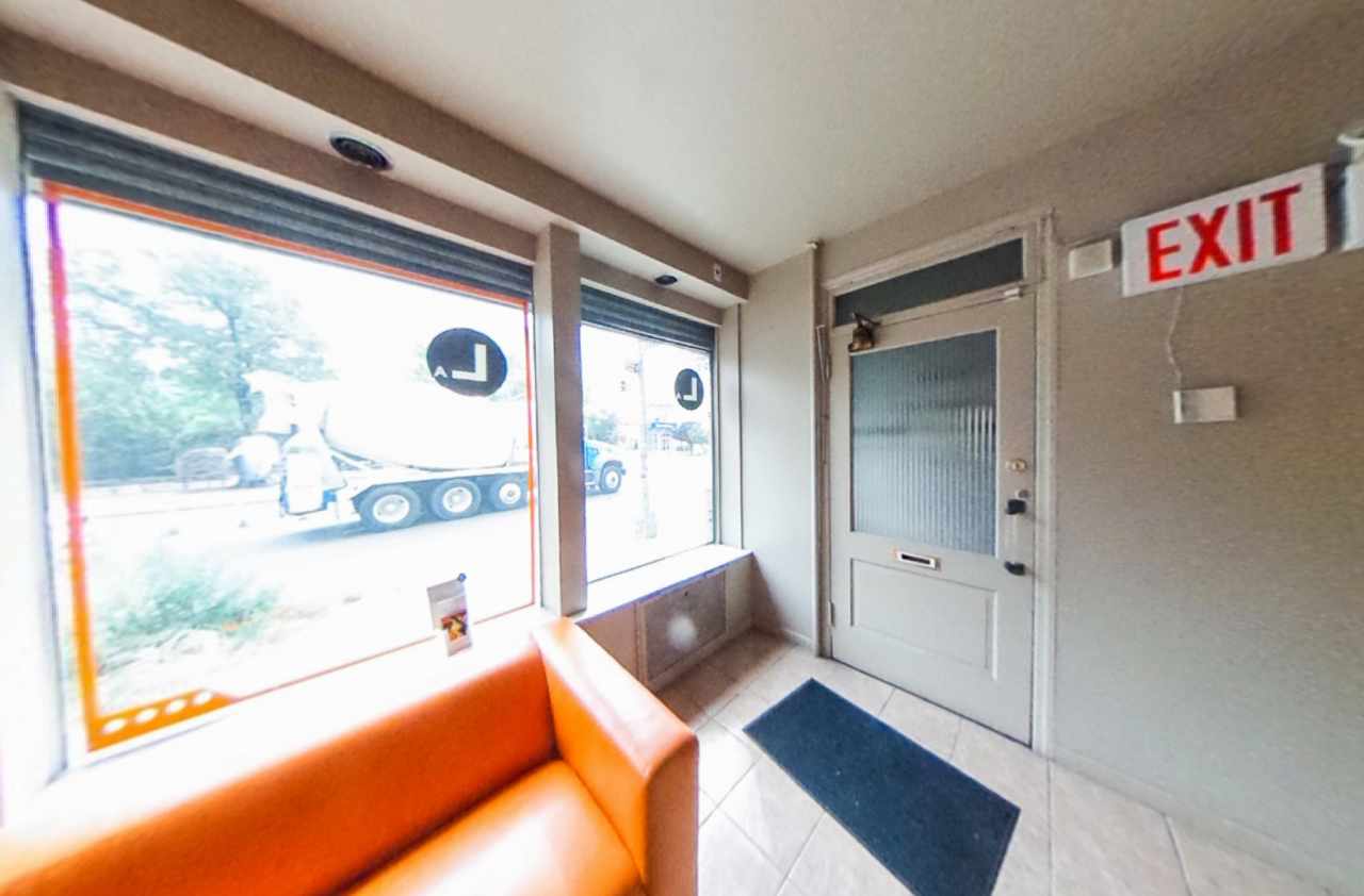 Experience Brooklyn Office in Virtual Reality.