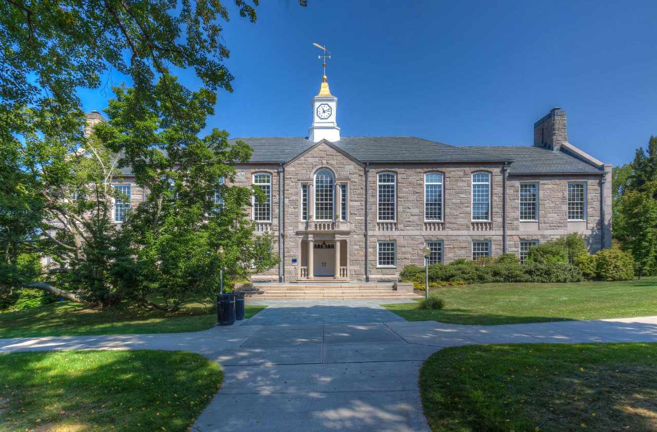 Experience University of Rhode Island in Virtual Reality.