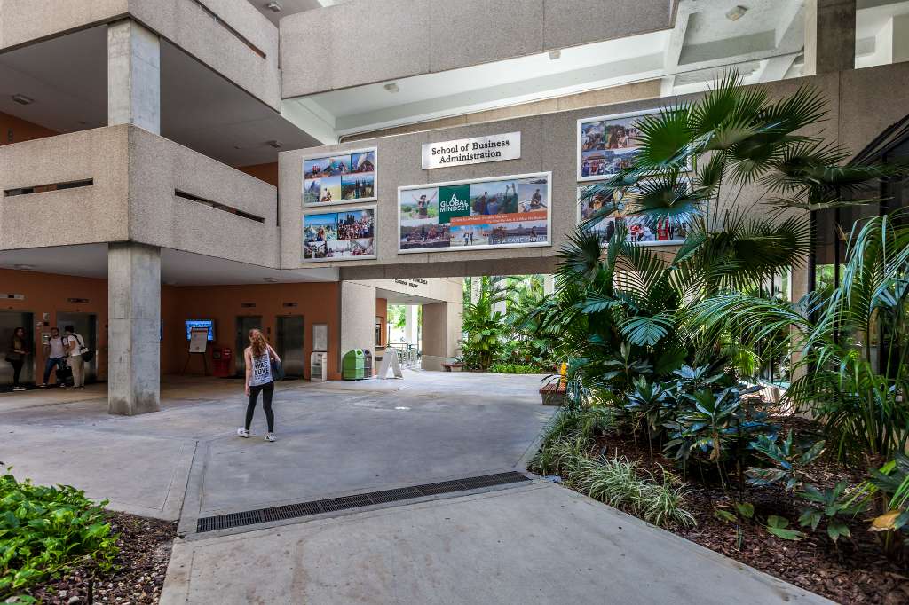 Experience University of Miami in Virtual Reality.