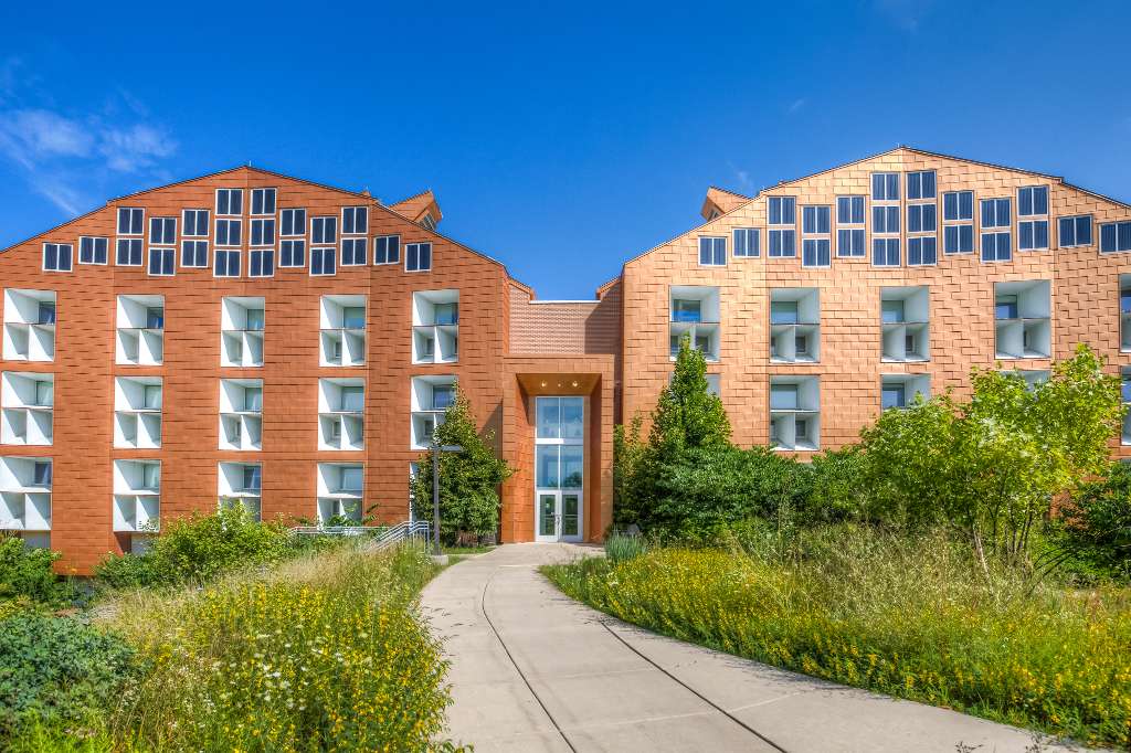 Experience Judson University in Virtual Reality. Press Alt plus A for ...